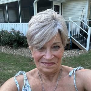 Meet your Posher, Laurie